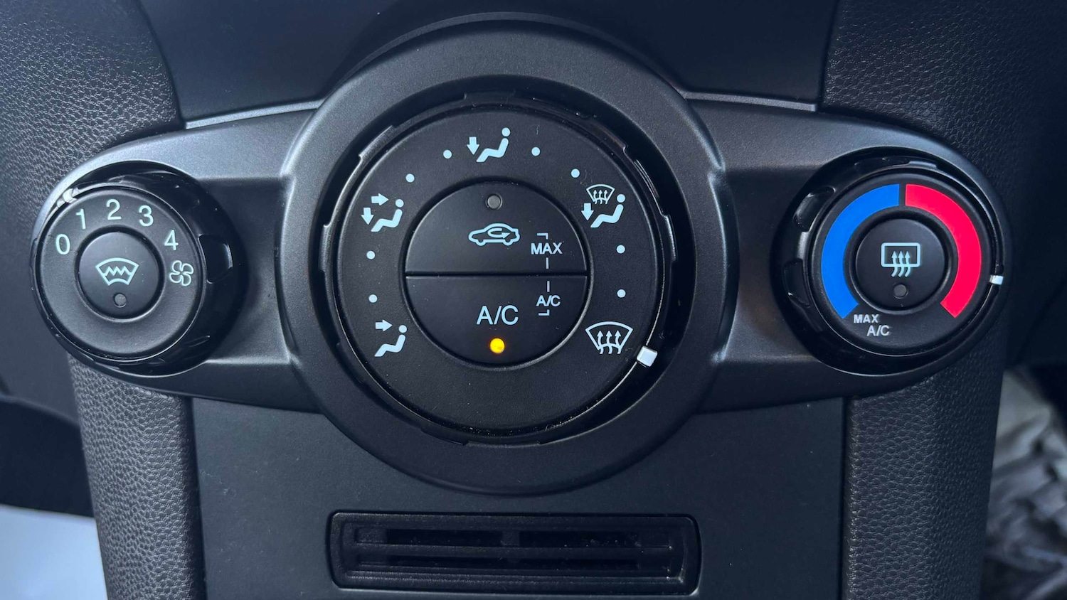 Used Ford Fiesta 2015 for sale - 77943182: Photo 21