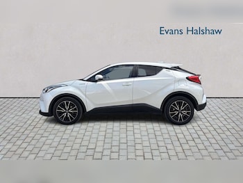 Used Toyota C-HR 2017 for sale - 79239402: Photo