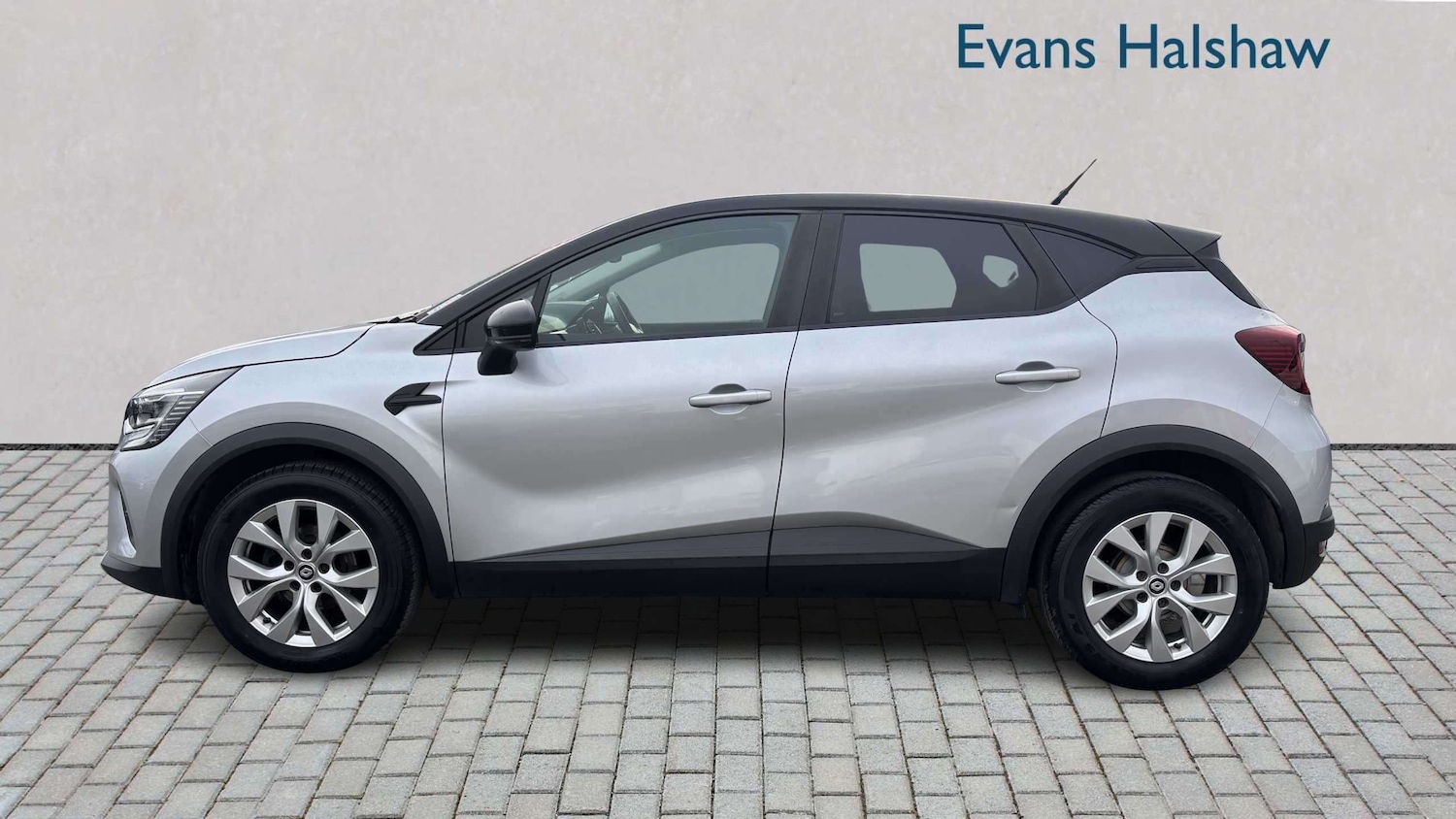 Used Renault Captur for sale - 77862269: Photo 3