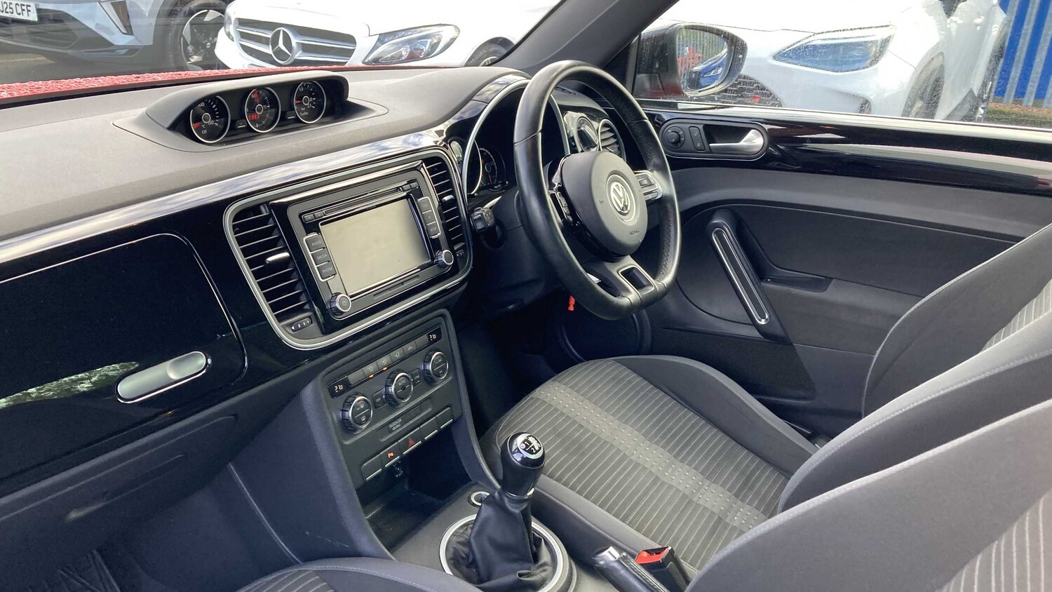 Used Volkswagen Beetle 2014 for sale - 77858141: Photo 15