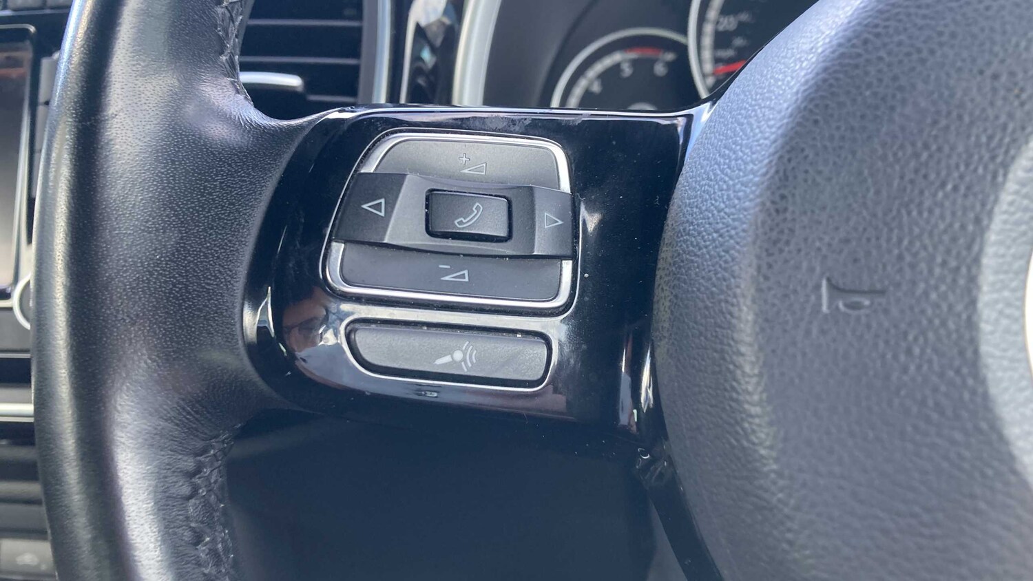 Used Volkswagen Beetle 2014 for sale - 77858141: Photo 22