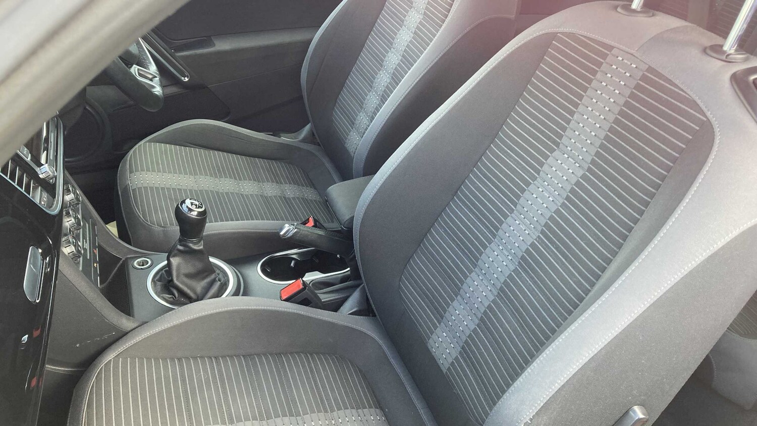 Used Volkswagen Beetle 2014 for sale - 77858141: Photo 33