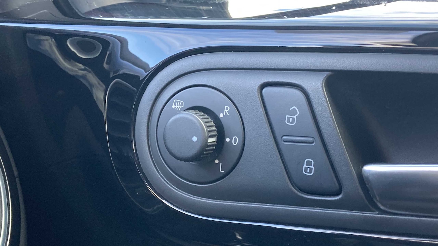 Used Volkswagen Beetle 2014 for sale - 77858141: Photo 34