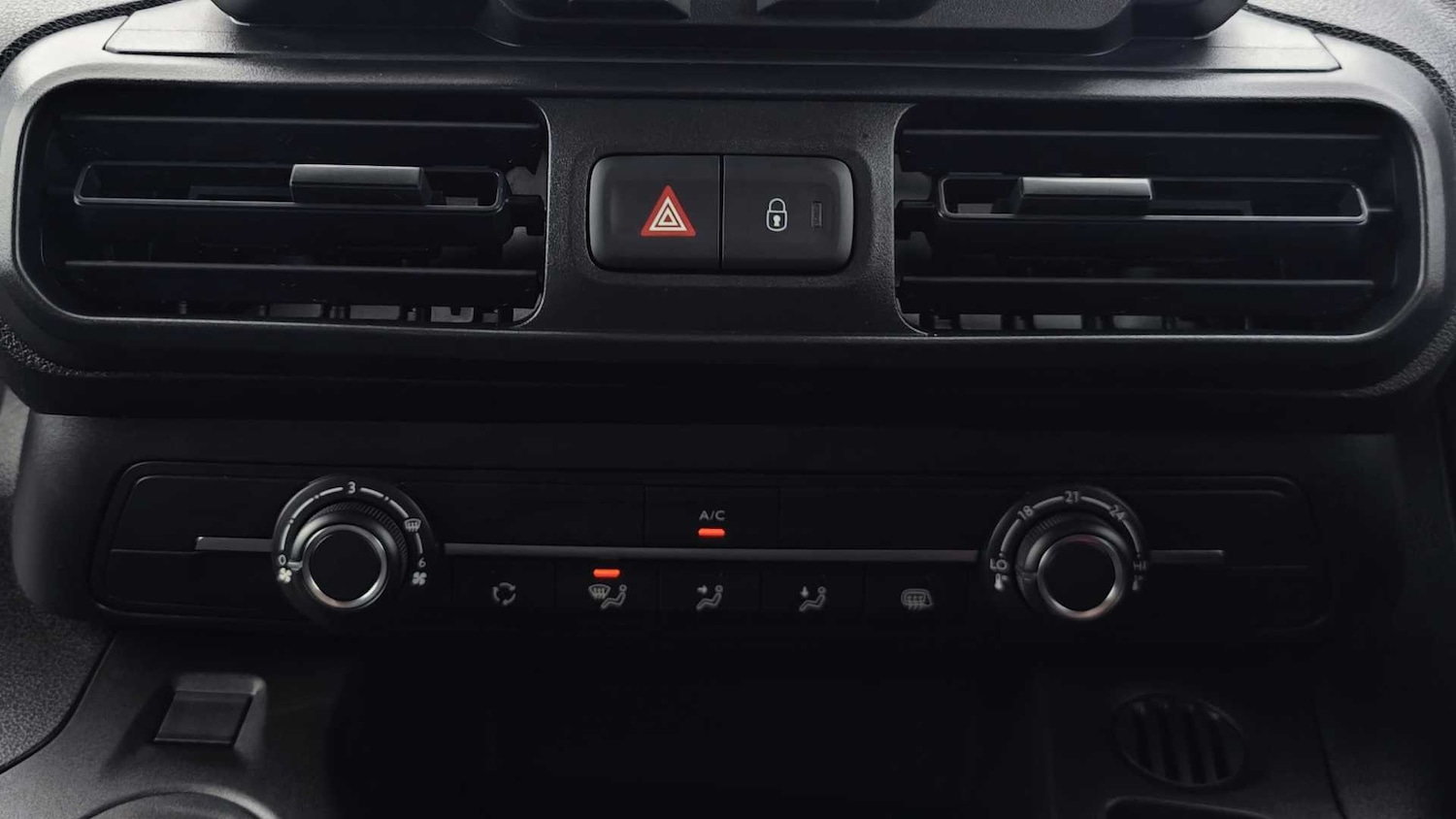 Used Peugeot Partner 2025 for sale - 77858522: Photo 19