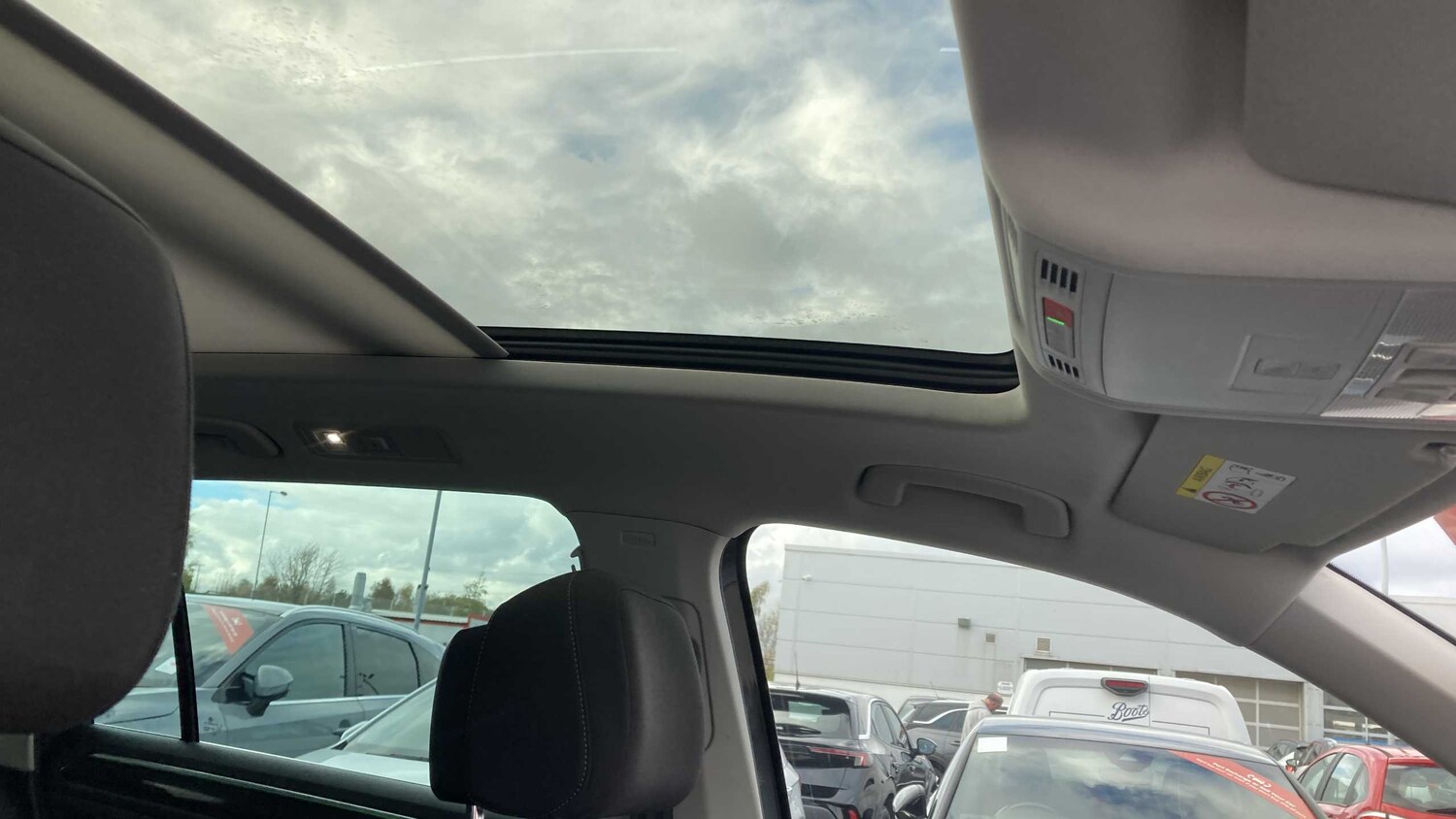 Used Volkswagen Tiguan for sale - 77857139: Photo 28