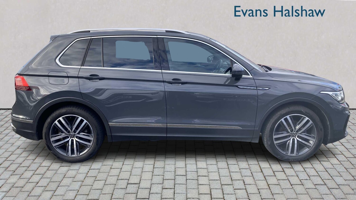 Used Volkswagen Tiguan for sale - 77857139: Photo 9