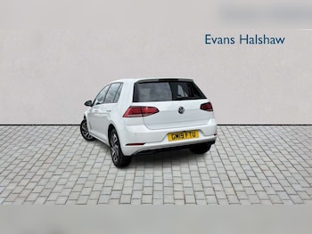 Used Volkswagen Golf 2019 for sale - 79015024: Photo