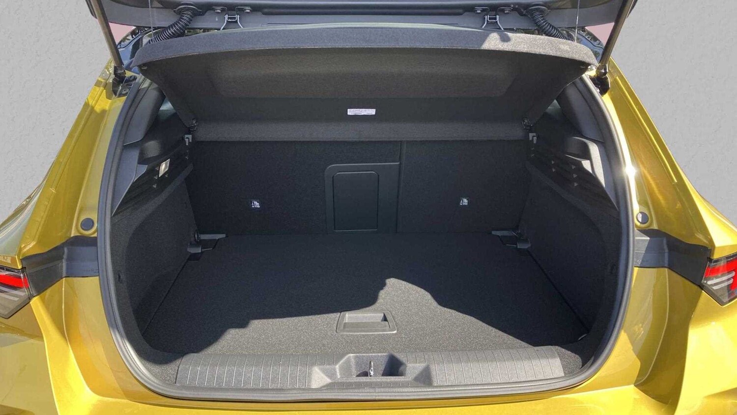 Used Vauxhall Astra 2025 for sale - 77859756: Photo 13