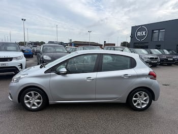 Used Peugeot 208 2017 for sale - 79735480: Photo