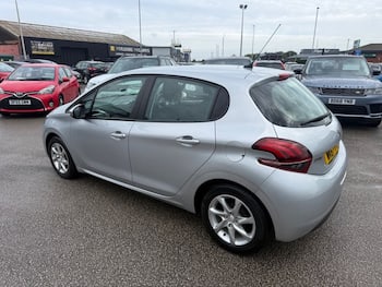 Used Peugeot 208 2017 for sale - 79735480: Photo