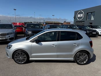 Used Volkswagen Polo 2016 for sale - 79735476: Photo
