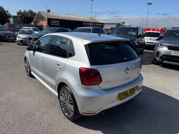 Used Volkswagen Polo 2016 for sale - 79735476: Photo