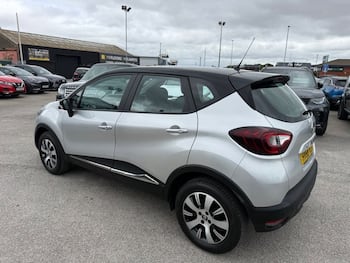 Used Renault Captur 2018 for sale - 79735441: Photo
