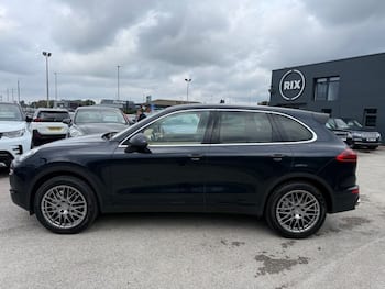 Used Porsche Cayenne 2015 for sale - 79735523: Photo