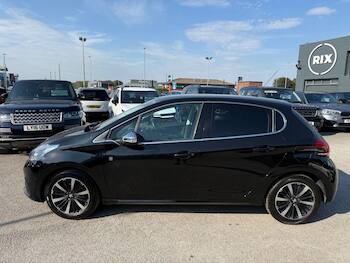Used Peugeot 208 2018 for sale - 79735446: Photo