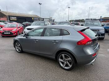 Used Volvo V40 2015 for sale - 79735500: Photo