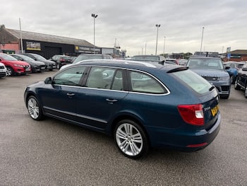 Used Skoda Superb 2015 for sale - 79804538: Photo