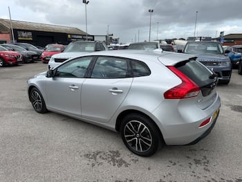 Used Volvo V40 2017 for sale - 79735457: Photo