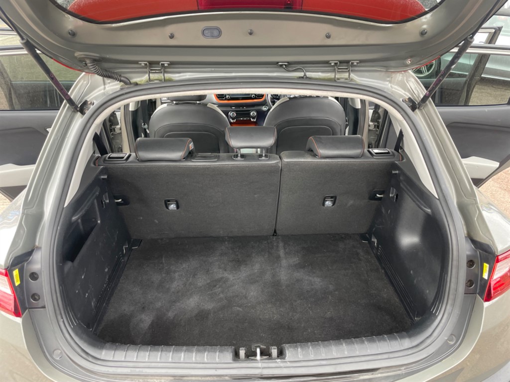 Used Kia Stonic 2018 for sale - 78042405: Photo 11