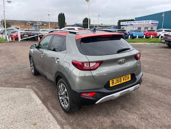 Used Kia Stonic 2018 for sale - 78042405: Photo