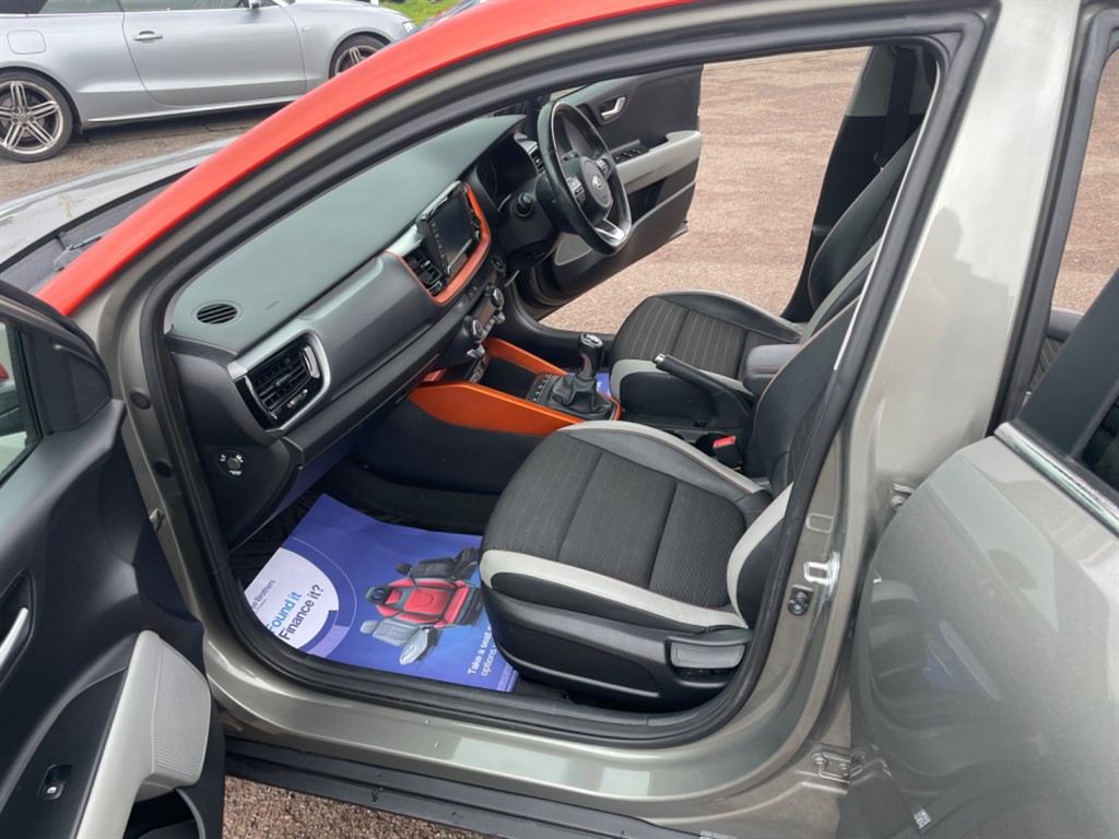 Used Kia Stonic 2018 for sale - 78042405: Photo 9