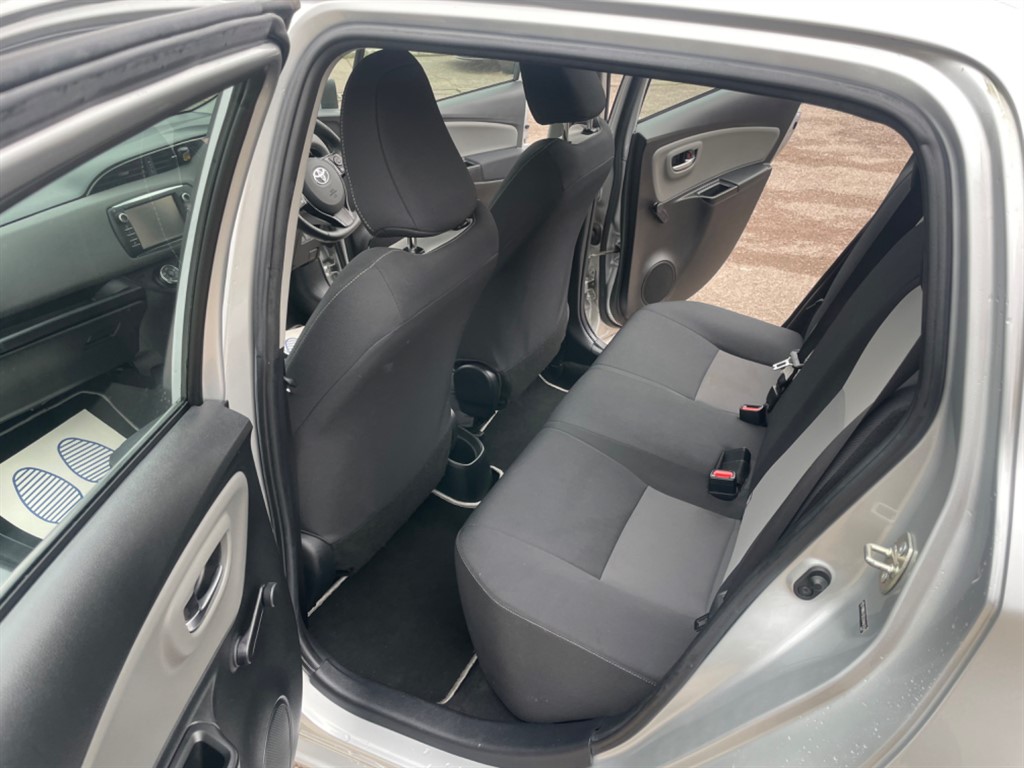 Used Toyota Yaris 2017 for sale - 77326574: Photo 10