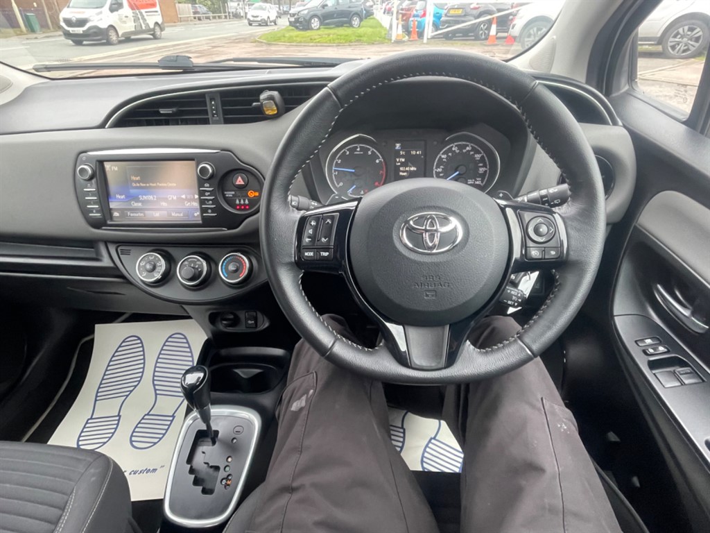 Used Toyota Yaris 2017 for sale - 77326574: Photo 12