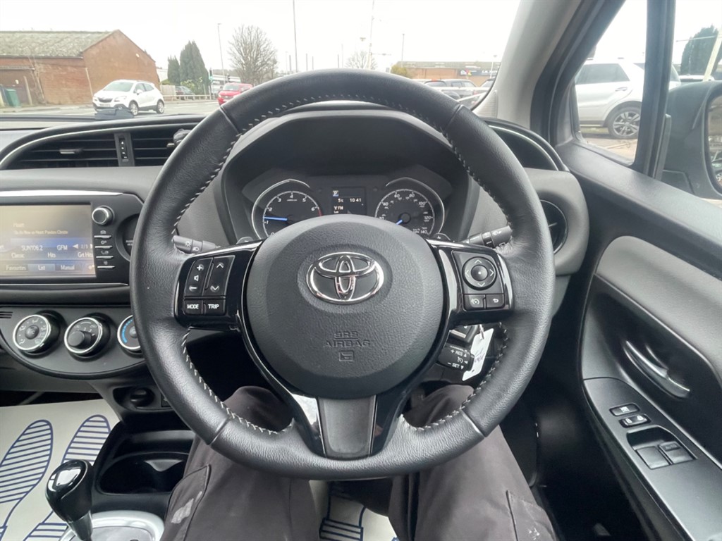 Used Toyota Yaris 2017 for sale - 77326574: Photo 13