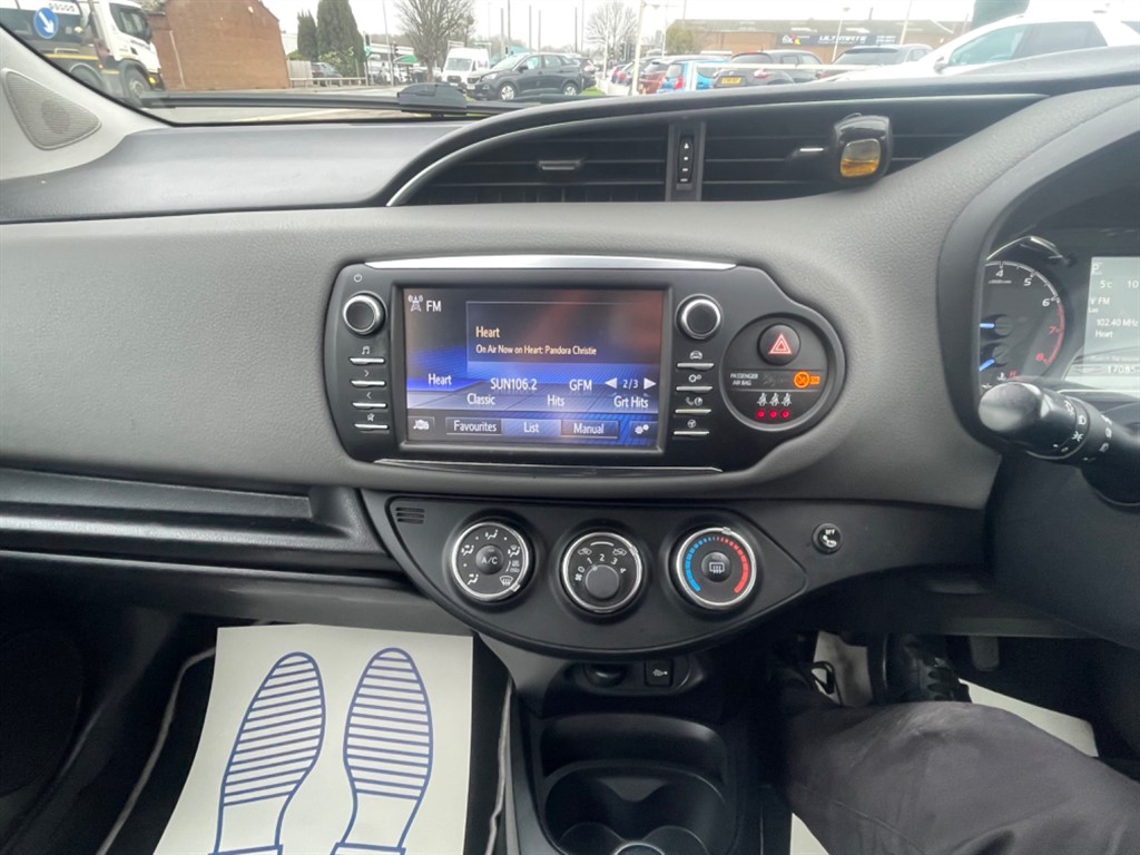 Used Toyota Yaris 2017 for sale - 77326574: Photo 15