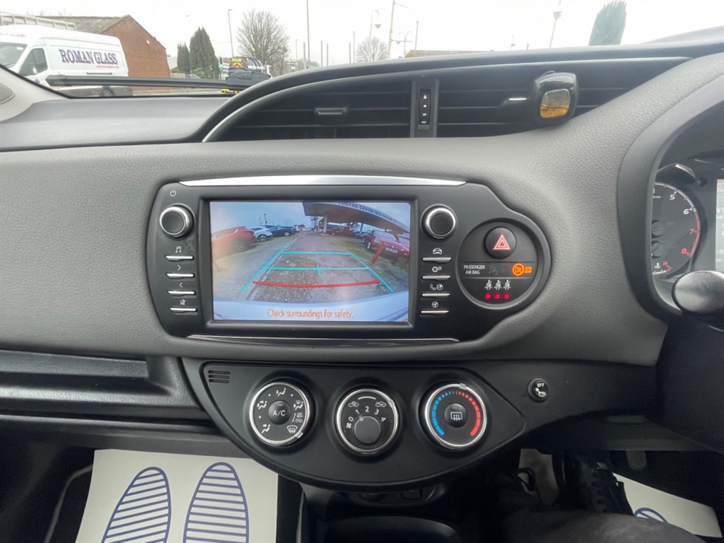 Used Toyota Yaris 2017 for sale - 77326574: Photo 16