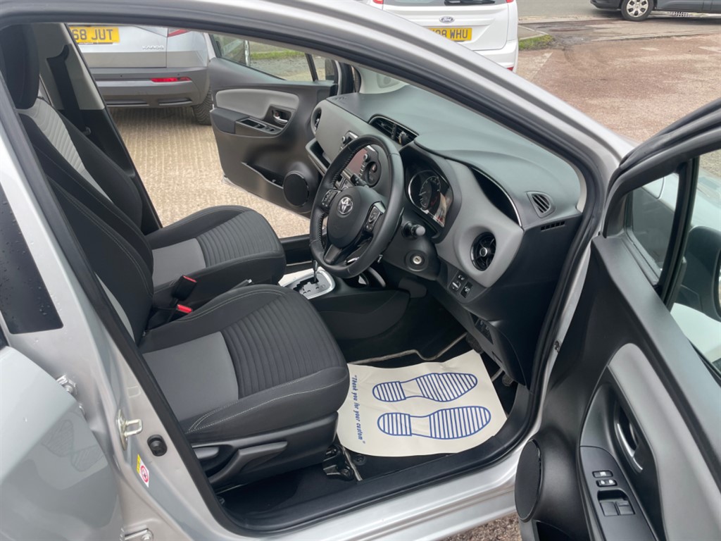 Used Toyota Yaris 2017 for sale - 77326574: Photo 7