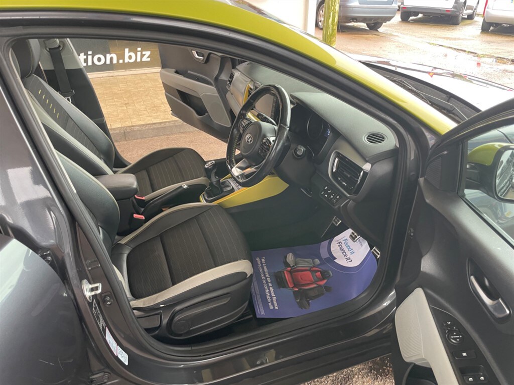 Used Kia Stonic 2017 for sale - 77848351: Photo 7