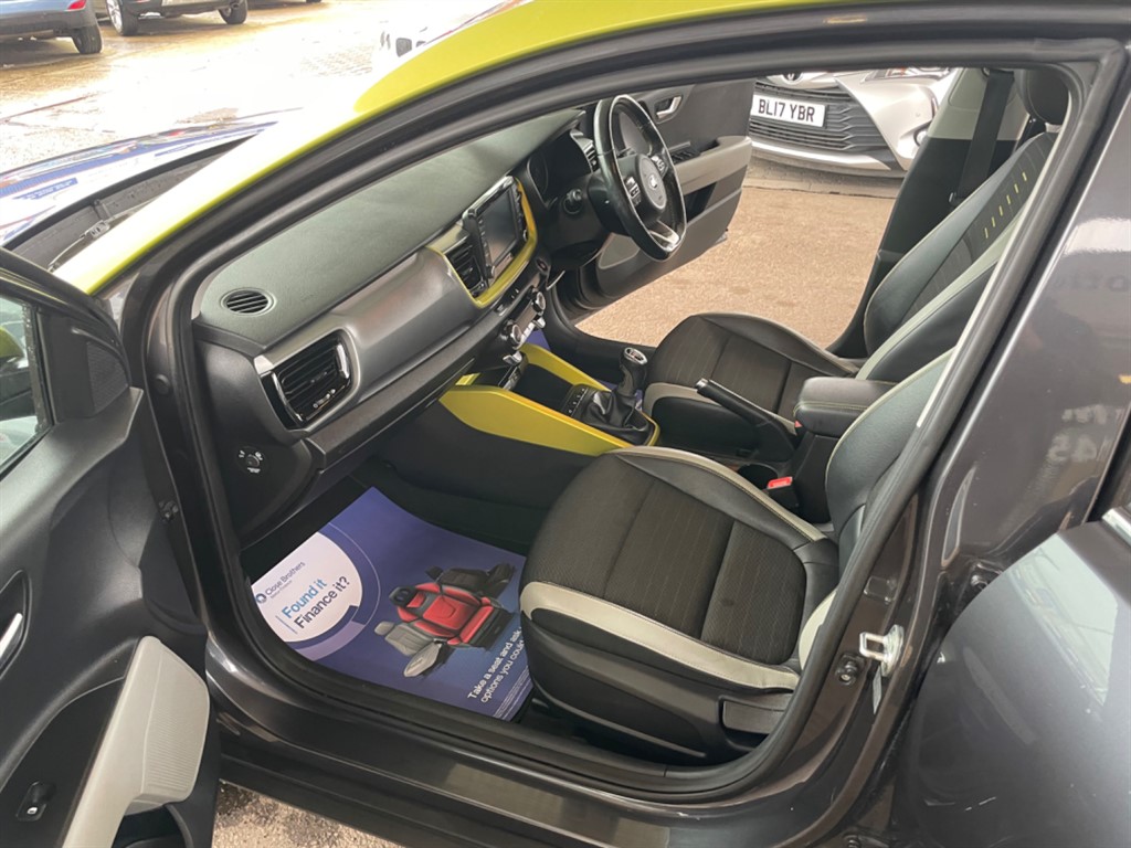 Used Kia Stonic 2017 for sale - 77848351: Photo 9