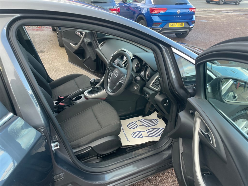 Used Vauxhall Astra 2012 for sale - 77005627: Photo 7