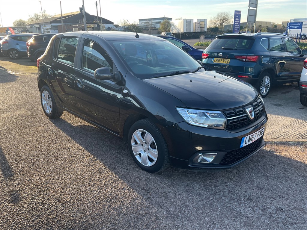 Used Dacia Sandero 2017 for sale - 76652869: Photo 1