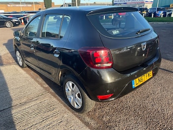 Used Dacia Sandero 2017 for sale - 76652869: Photo