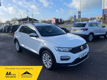 Used Volkswagen T-Roc 2018 for sale - 76894970: Photo