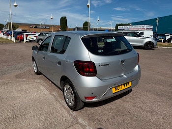 Used Dacia Sandero 2017 for sale - 79127561: Photo