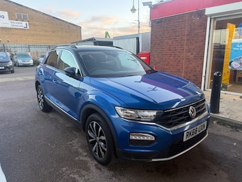 Used Volkswagen T-Roc 2018 for sale - 76894991: Photo