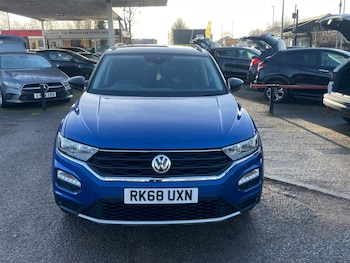Used Volkswagen T-Roc 2018 for sale - 76894991: Photo