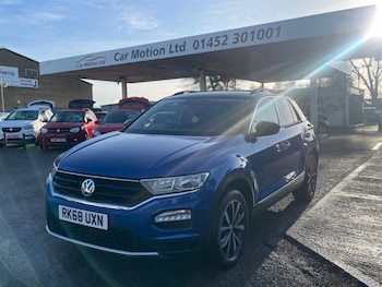 Used Volkswagen T-Roc 2018 for sale - 76894991: Photo