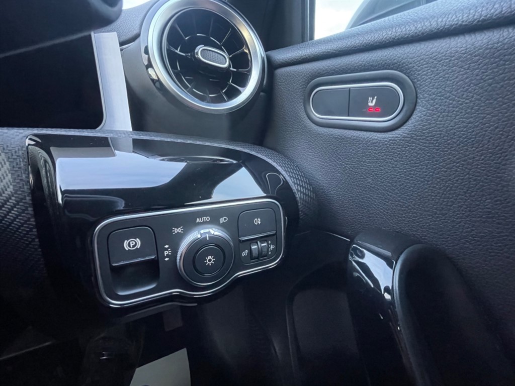 Used Mercedes-Benz A-Class 2018 for sale - 76738563: Photo 18