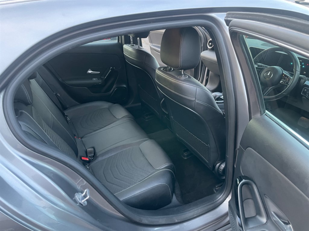 Used Mercedes-Benz A-Class 2018 for sale - 76738563: Photo 8