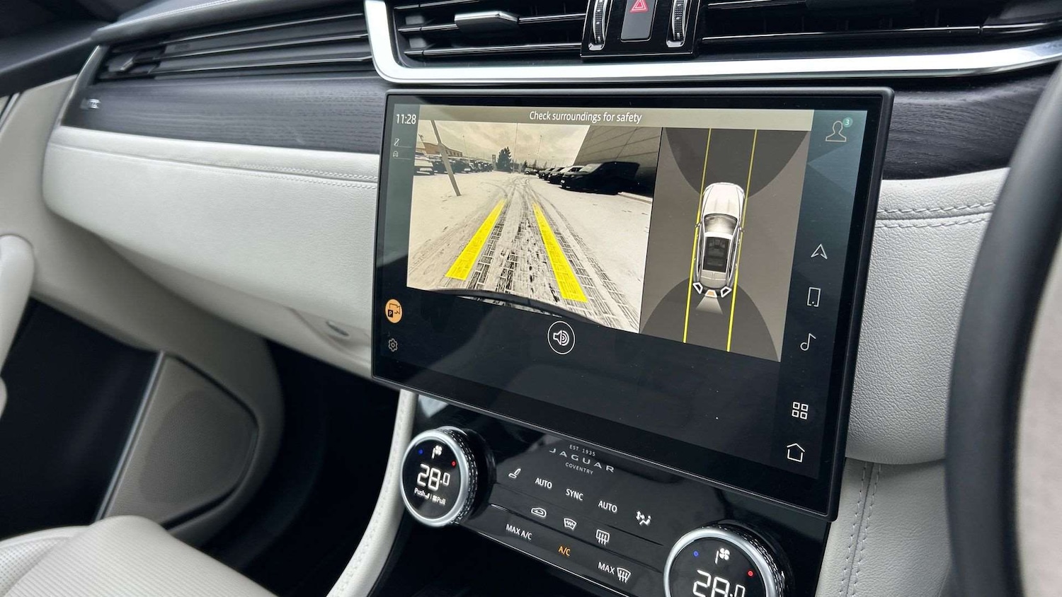 Used Jaguar F-Pace 2024 for sale - 77123333: Photo 12