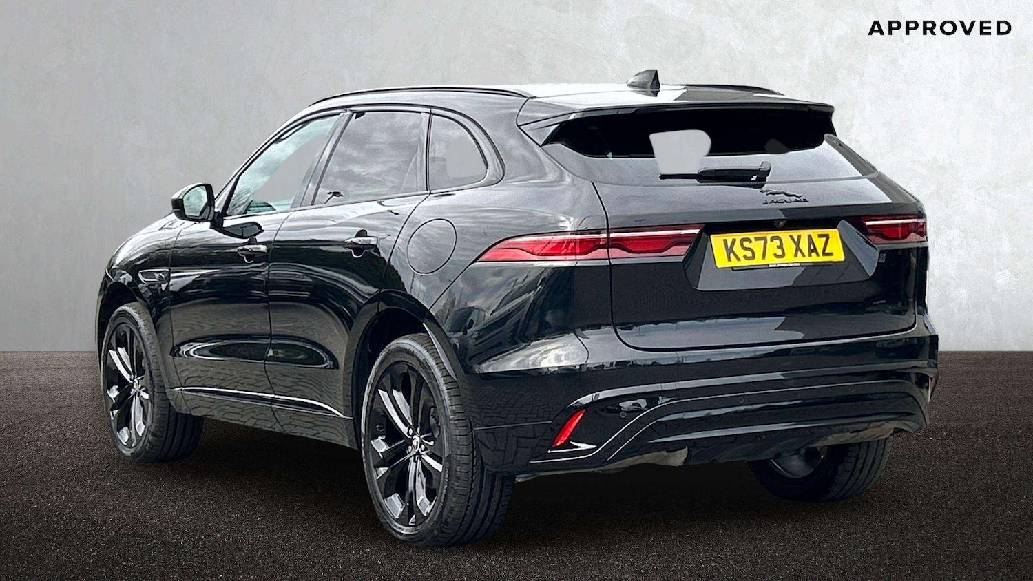 Used Jaguar F-Pace 2023 for sale - 77827381: Photo 2