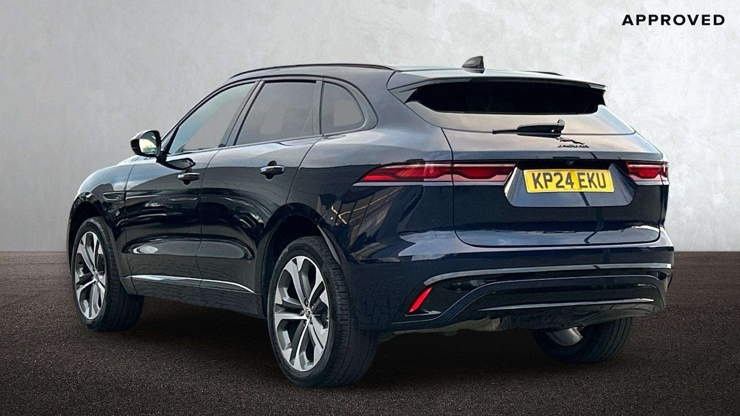 Used Jaguar F-Pace 2024 for sale - 76804814: Photo 2