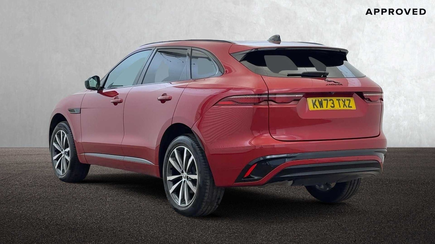 Used Jaguar F-Pace 2023 for sale - 76460029: Photo 2