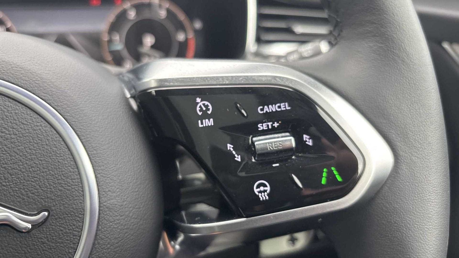 Used Jaguar F-Pace 2023 for sale - 76460029: Photo 33