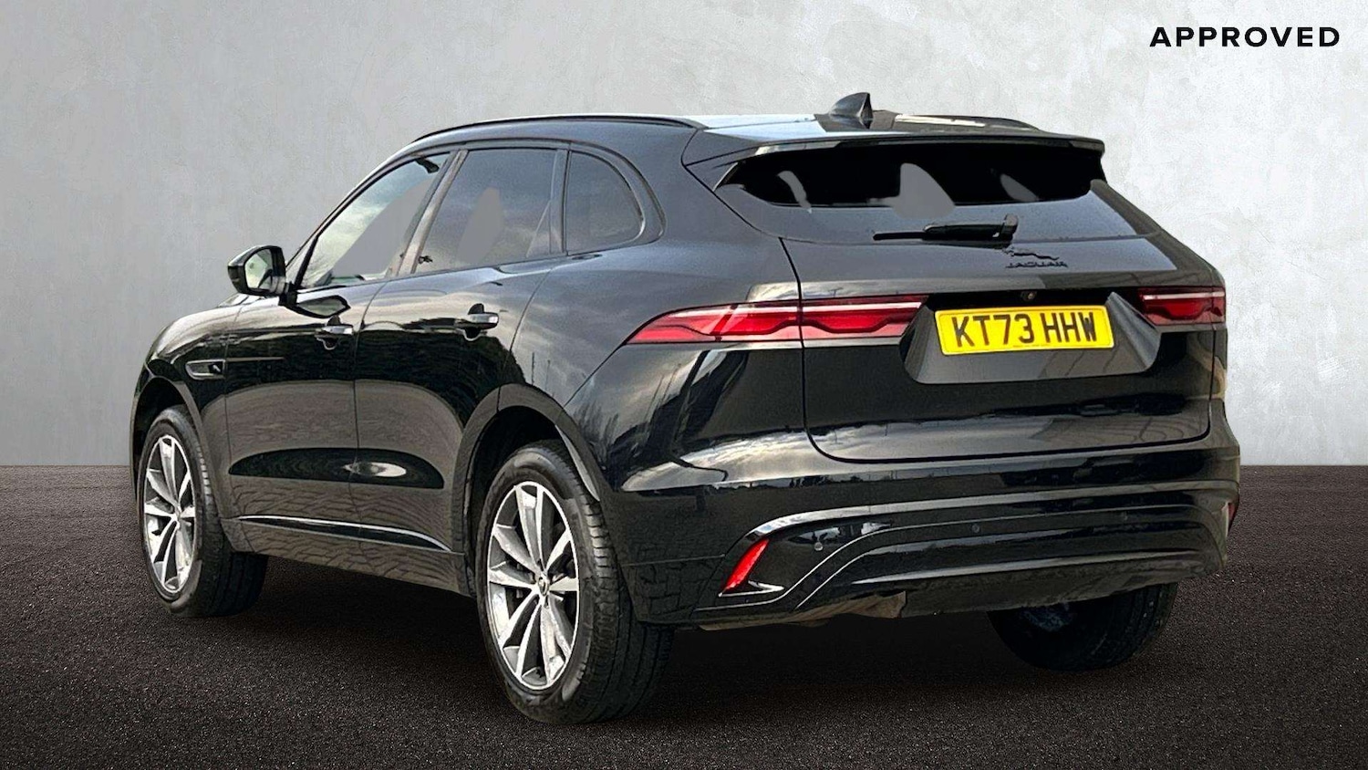 Used Jaguar F-Pace 2023 for sale - 77123295: Photo 2