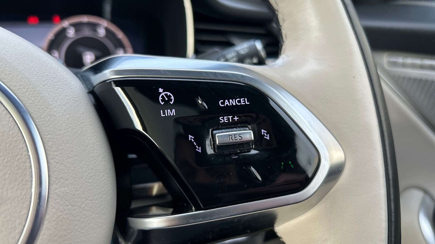 Used Jaguar F-Pace 2023 for sale - 77123295: Photo 35